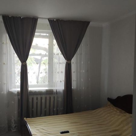 Хостел На Барахолки Almatî Exterior foto