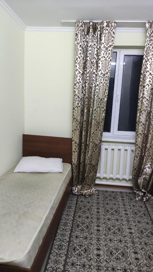 Хостел На Барахолки Almatî Exterior foto
