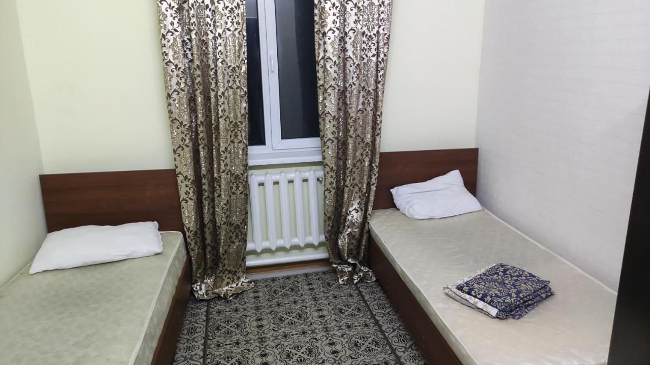 Хостел На Барахолки Almatî Exterior foto