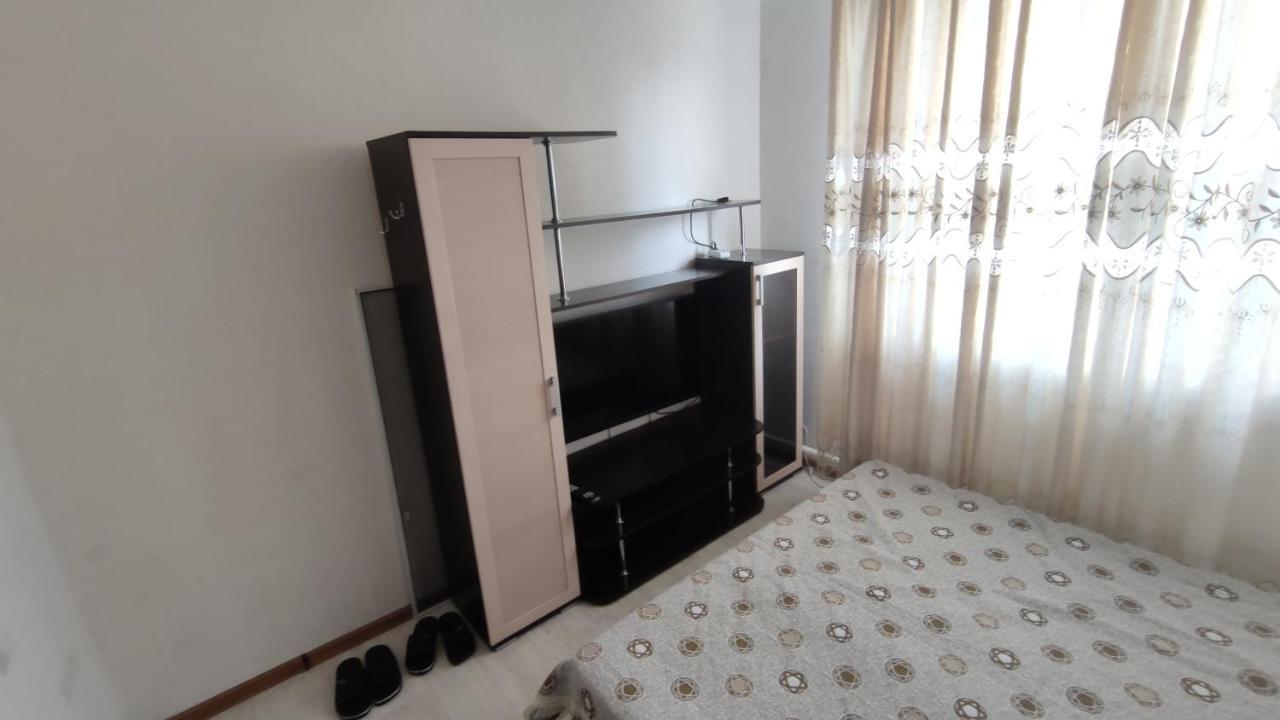 Хостел На Барахолки Almatî Exterior foto