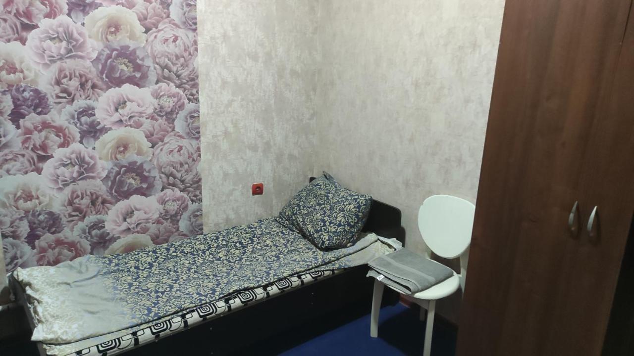 Хостел На Барахолки Almatî Exterior foto